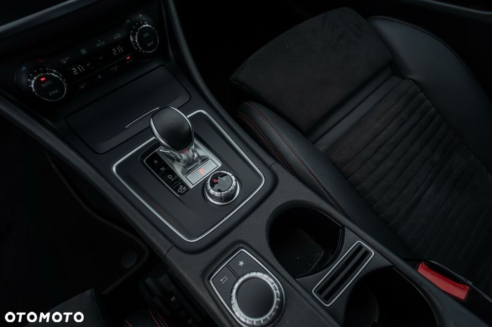 Mercedes-Benz GLA - 17