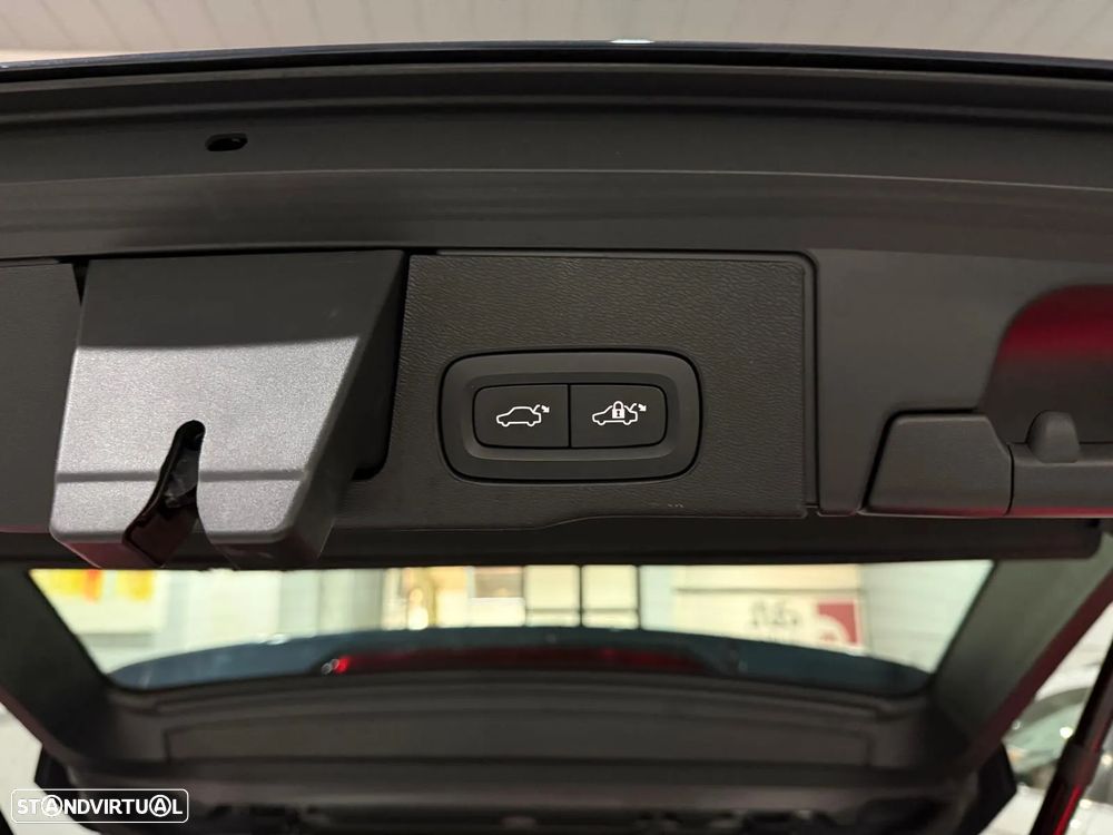 Volvo XC 60 2.0 T6 PHEV Inscription AWD - 11