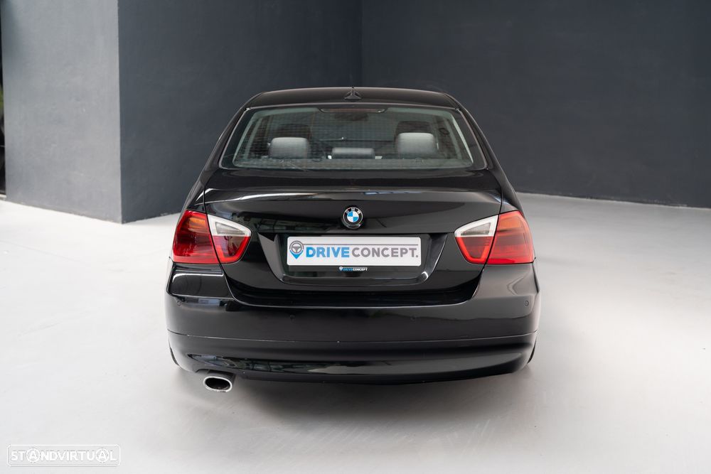 BMW 318 d Sport - 16