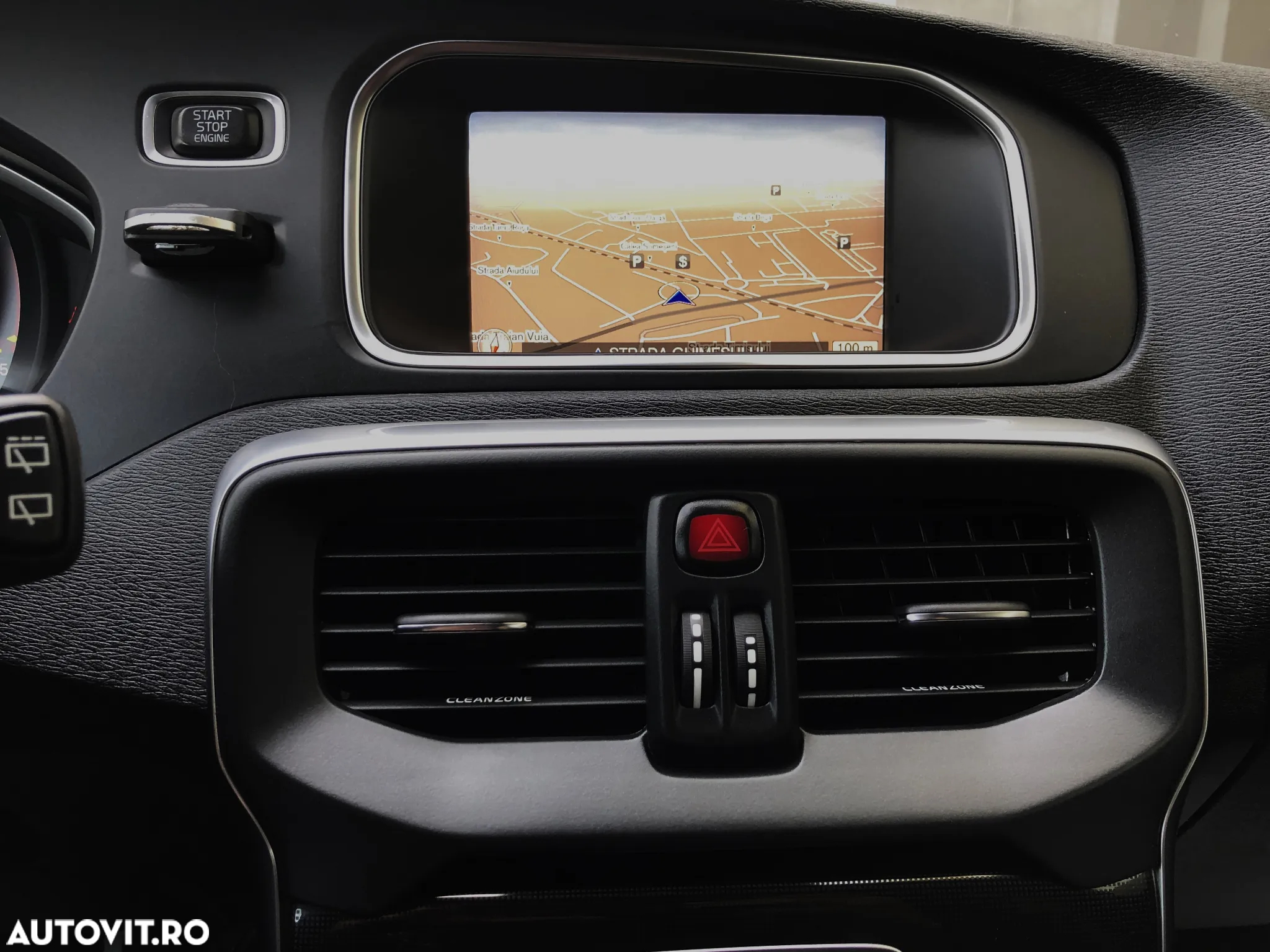 Volvo V40 Cross Country D2 Geartronic Summum - 19