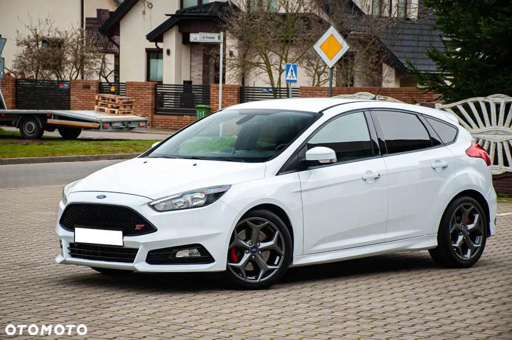 Ford Focus 2.0 TDCi ST mit Leder-Exclusiv-Paket - 4