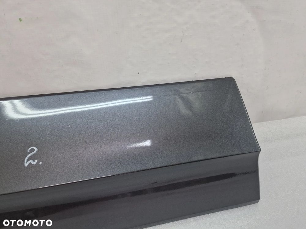 VW TOUAREG III 3 760 R-LINE 17- LEWA LISTWA DRZWI TYLNA TYLNIA TYŁ , NR 760854949D , GRAFITOWY METALIK / SZARY , NR AUKCJI LD2 - 6