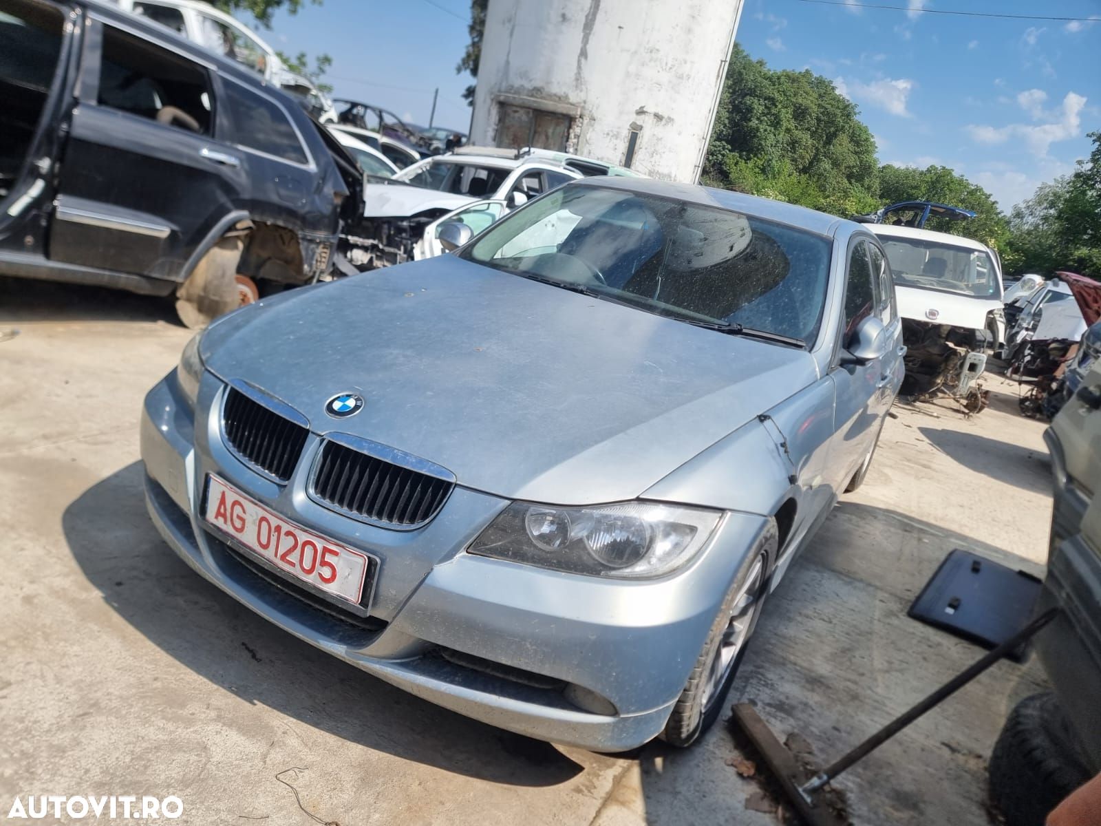 Dezmembrez BMW Seria 3 E90 [2004 - 2010] 320i 2.0 benzina N46B20B - 1