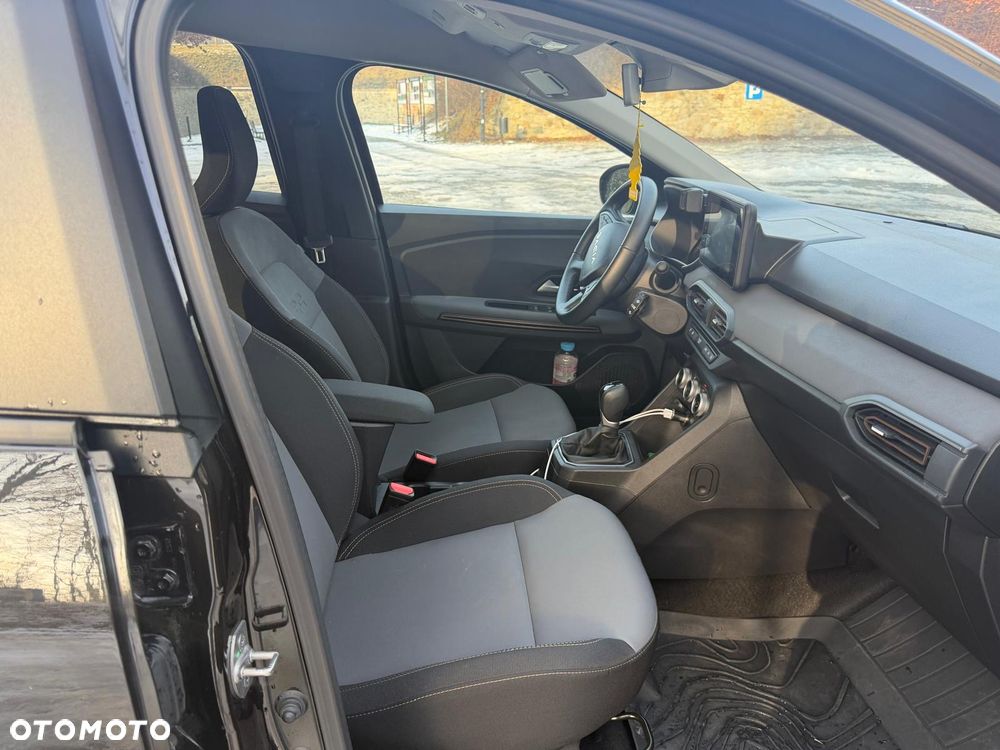 Dacia Jogger 1.6 Full Hybrid 140 Expression MMT - 17