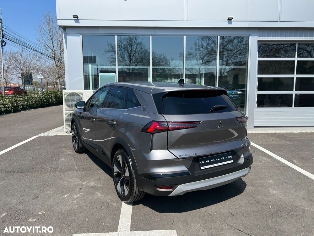 Mitsubishi Grandis - 3