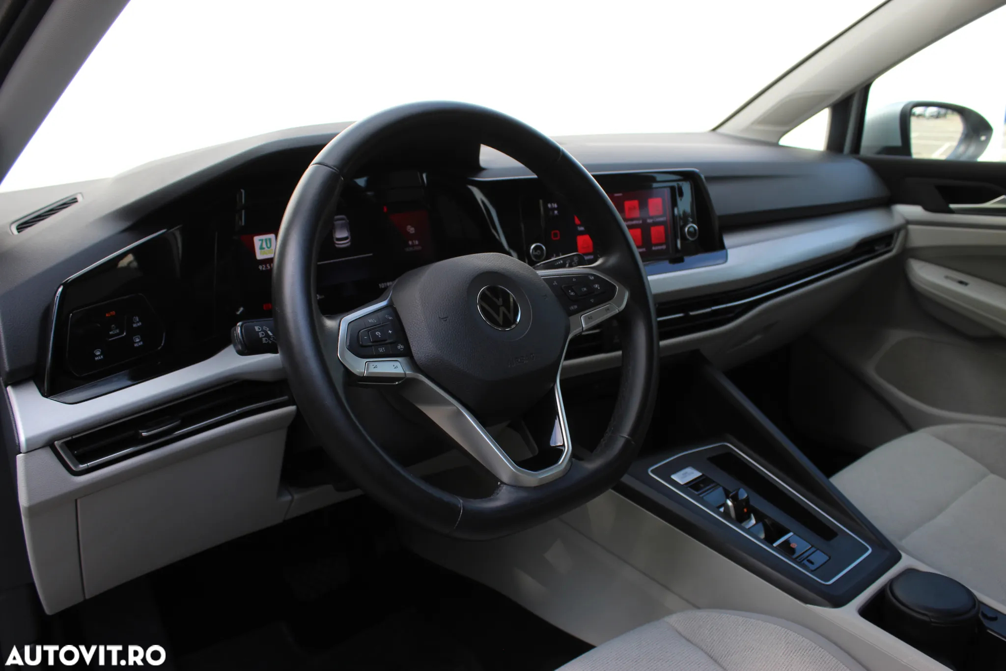 Volkswagen Golf 1.5 eTSI ACT DSG MHEV Life - 10