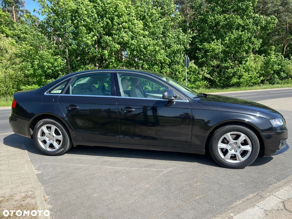 Audi A4 Limousine - 4