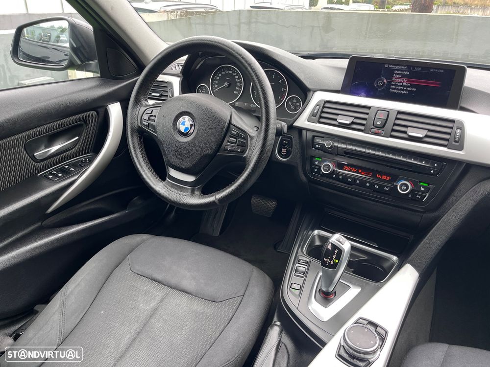 BMW 320 d Touring Aut. Sport Line - 44