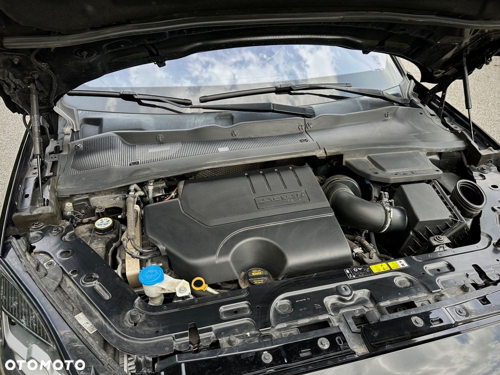 Jaguar E-Pace P300 AWD R-Dynamic S - 22