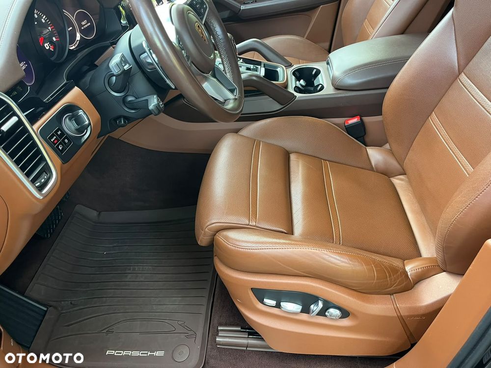Porsche Cayenne Platinum Edition - 19