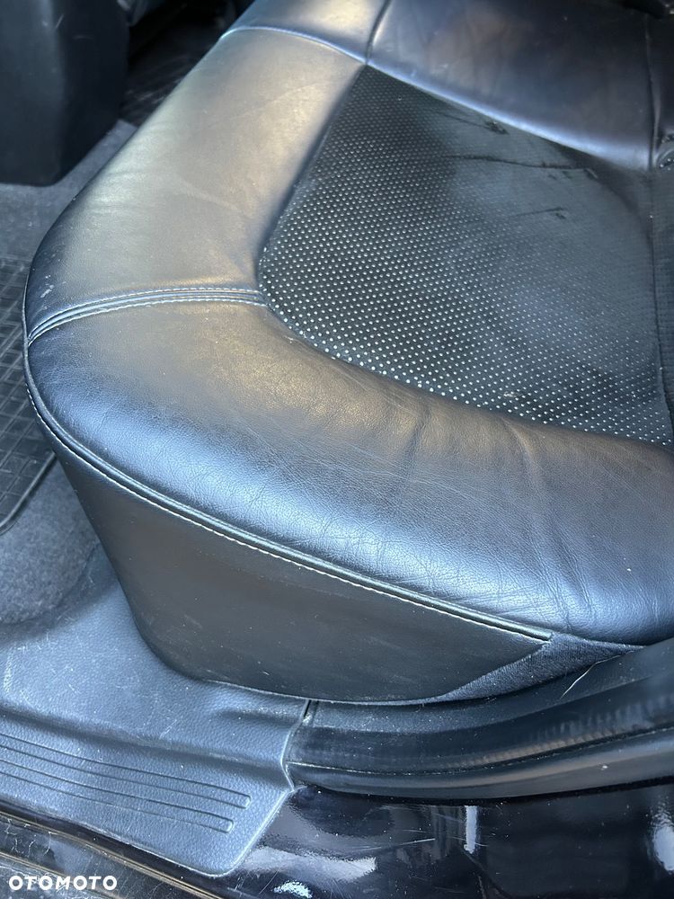 Mitsubishi Outlander - 11