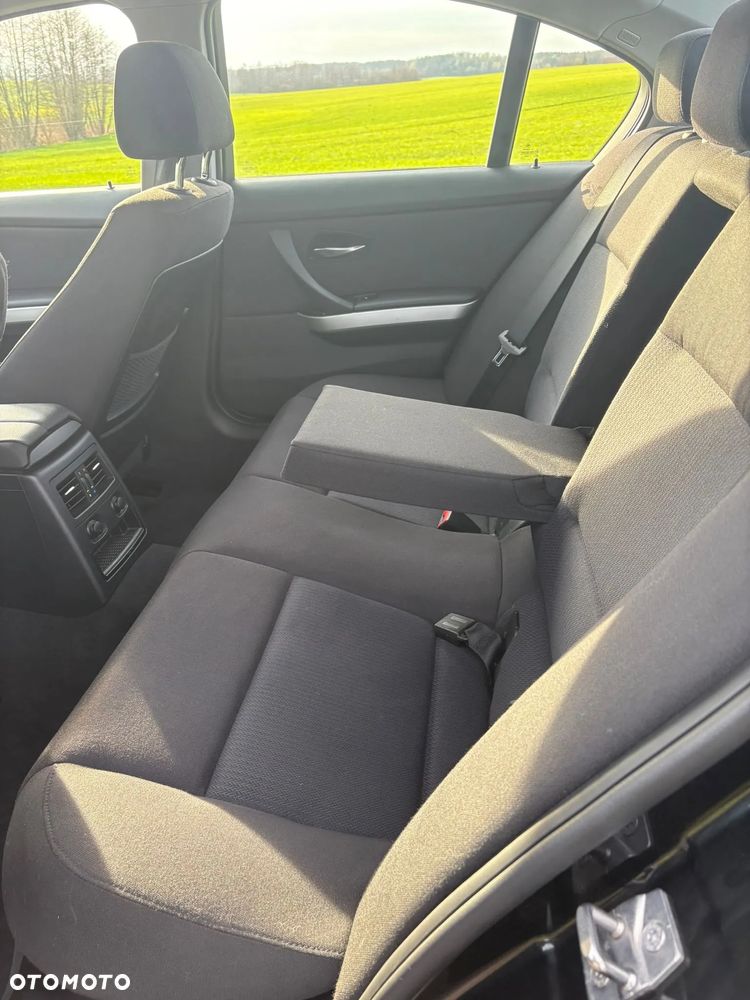 BMW Seria 3 318i - 17