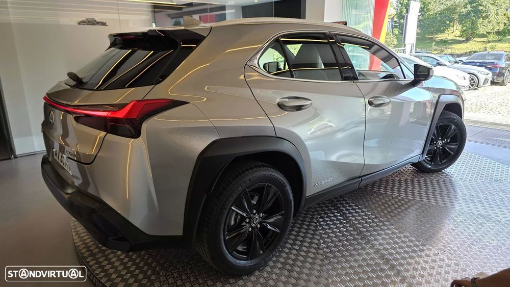 Lexus UX 250h Executive - 21