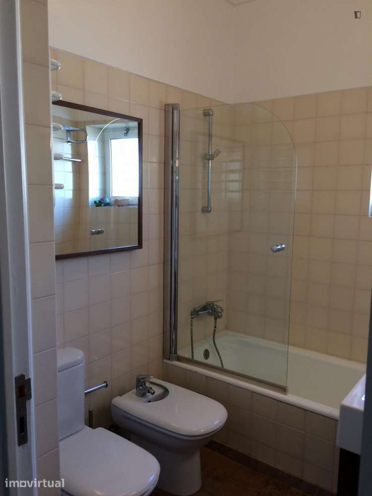 Quarto - localizado em Oeiras Lisbon - Grande imagem: 3/50