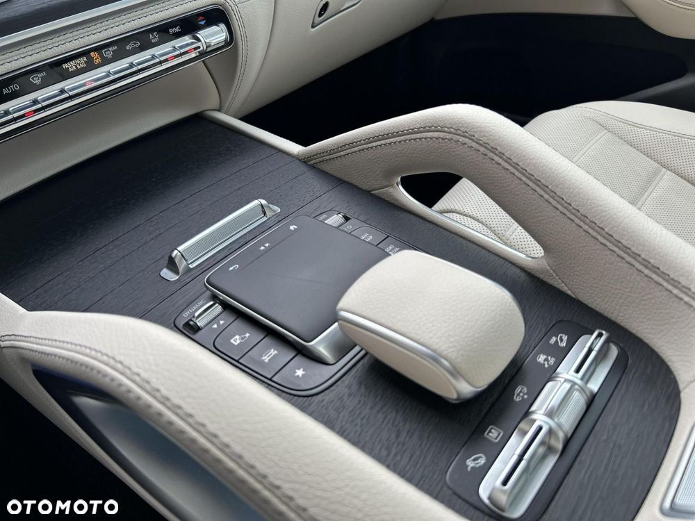 Mercedes-Benz GLS - 21
