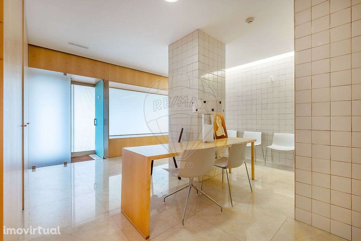 Outros - Comercial T0 para arrendamento - Grande imagem: 2/31