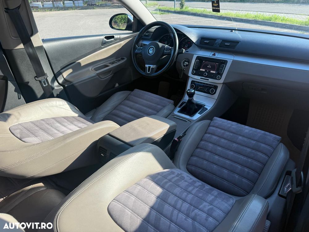 Volkswagen Passat 2.0 TDI Comfortline - 24