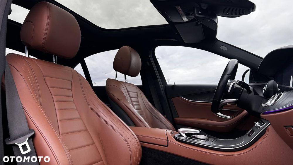 Mercedes-Benz Klasa E 220 d 4Matic 9G-TRONIC AMG Line - 25