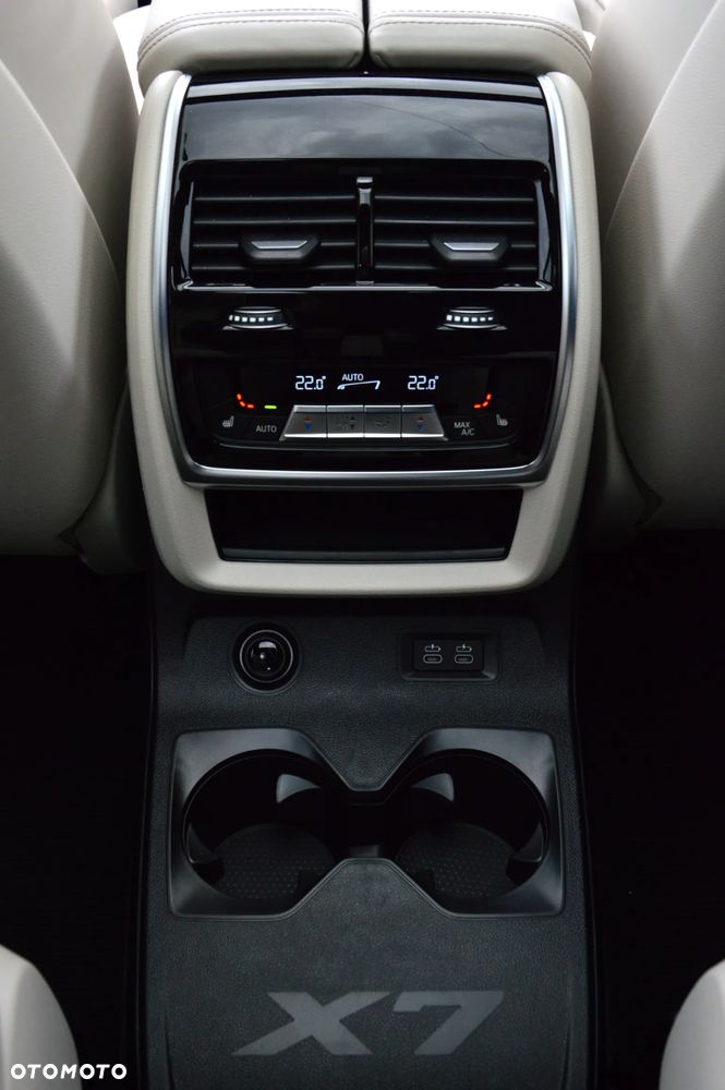 BMW X7 M60i xDrive mHEV sport - 22