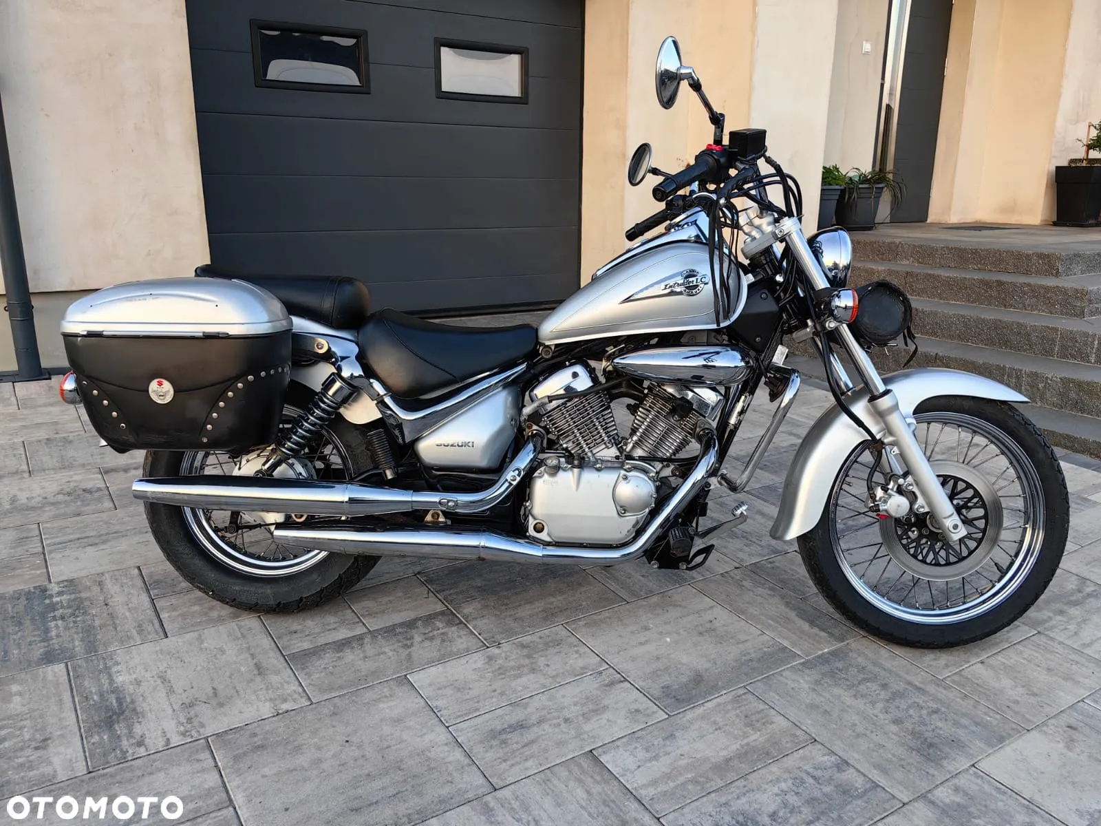 Suzuki Intruder - 2