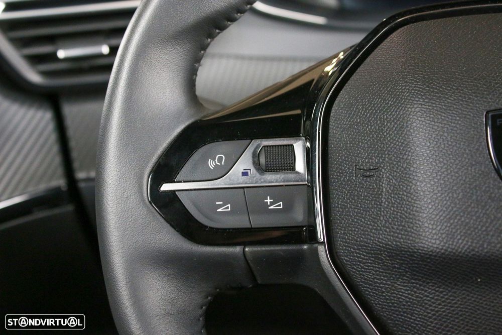 Peugeot 2008 1.2 PureTech Allure - 31