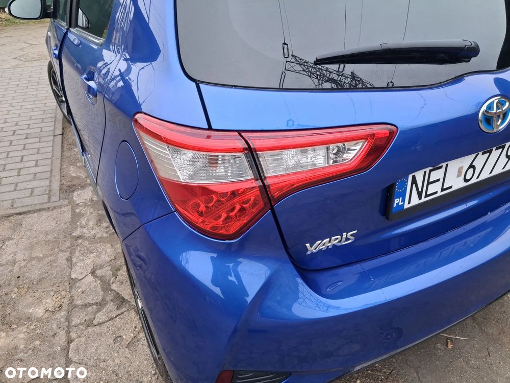 Toyota Yaris Hybrid 100 Dynamic EU6 - 10