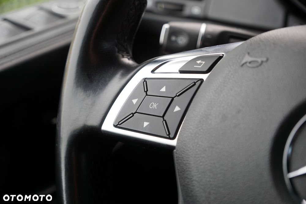 Mercedes-Benz Klasa G AMG 63 AMG SPEEDSHIFT 7G-TRONIC - 33