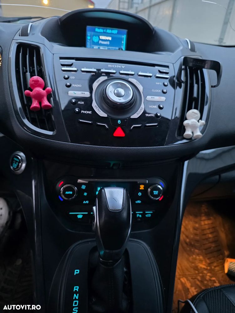 Ford Kuga 2.0 TDCi Powershift 4WD Titanium - 3
