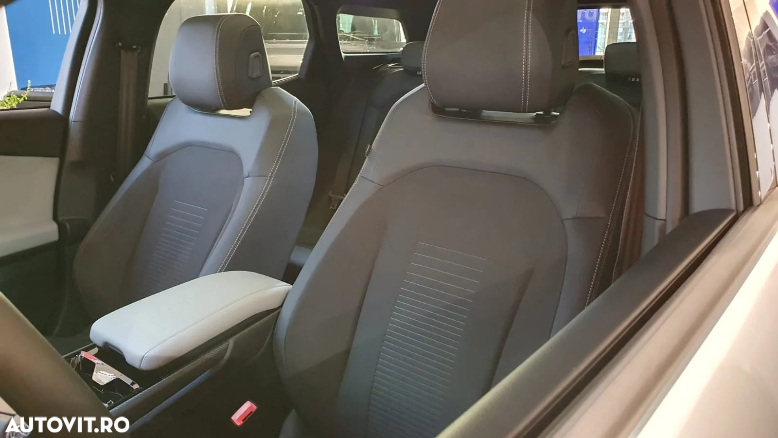 Ford Explorer RWD 77 kWh Extended Range Premium - 24