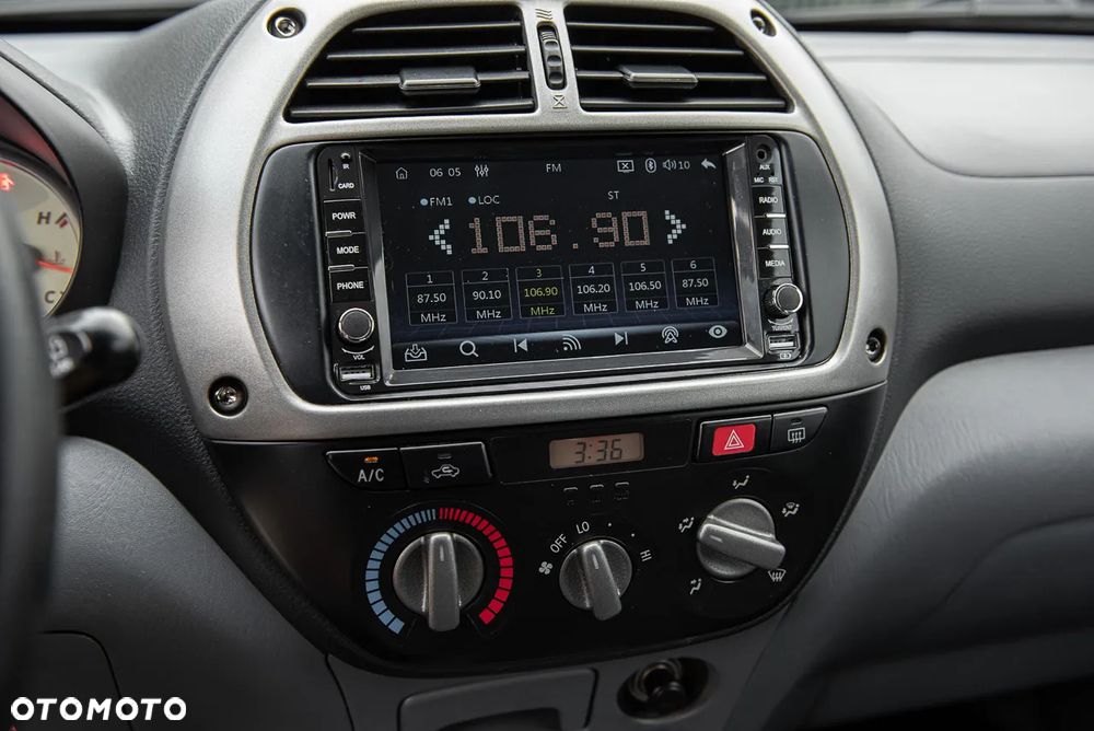 Toyota RAV4 4x4 Sol - 12