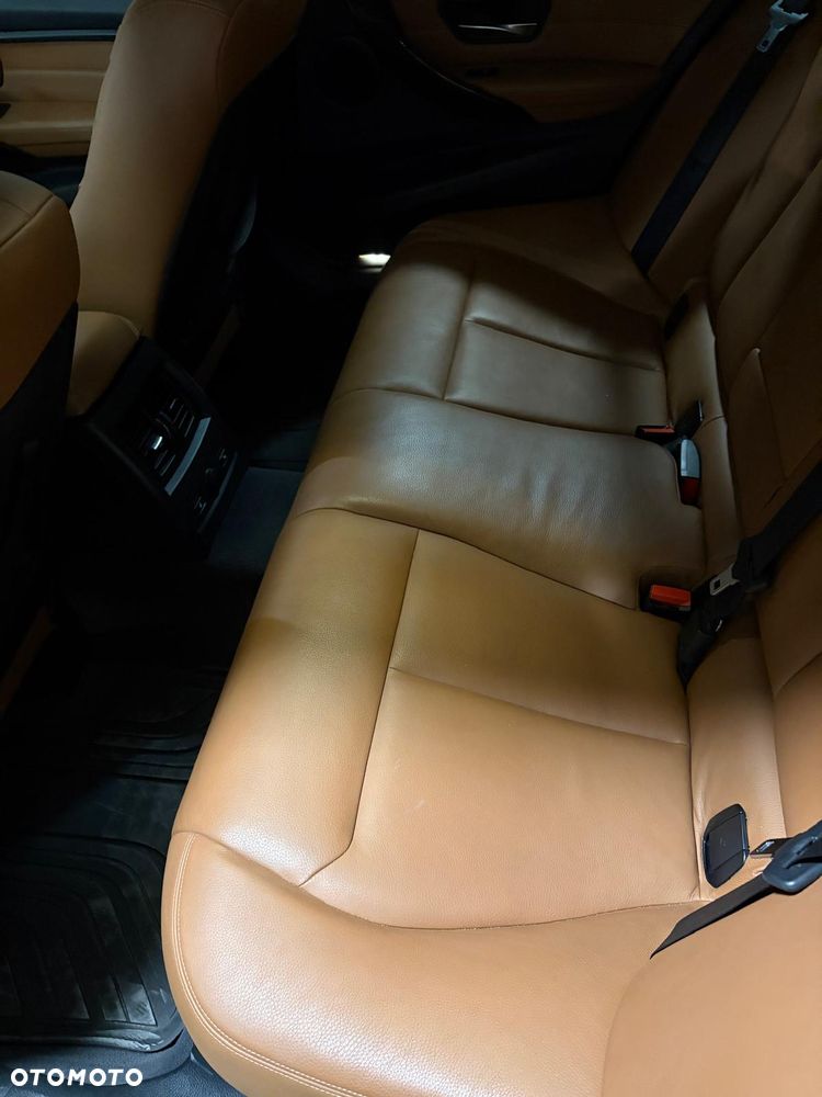 BMW Seria 3 328i Luxury Line - 14