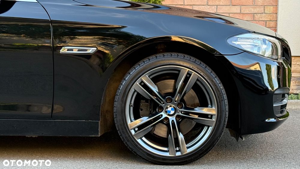 BMW Seria 5 525d Touring Modern Line - 32