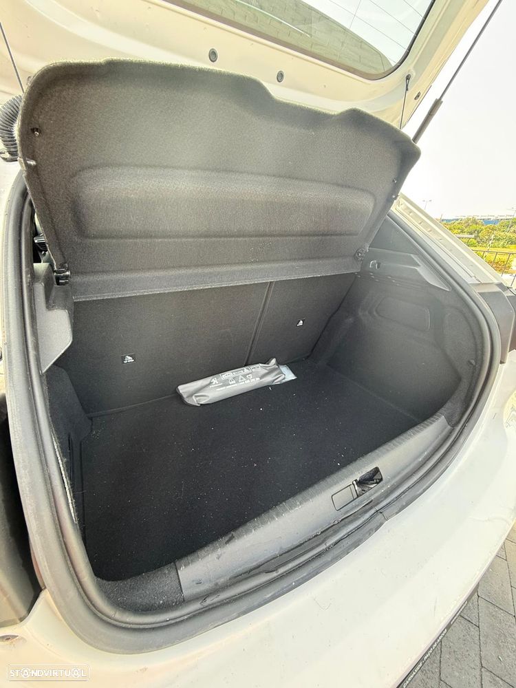 Peugeot 208 1.2 PureTech Active Pack - 16