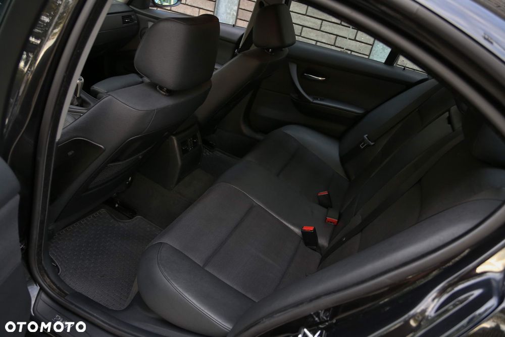 BMW Seria 3 - 30