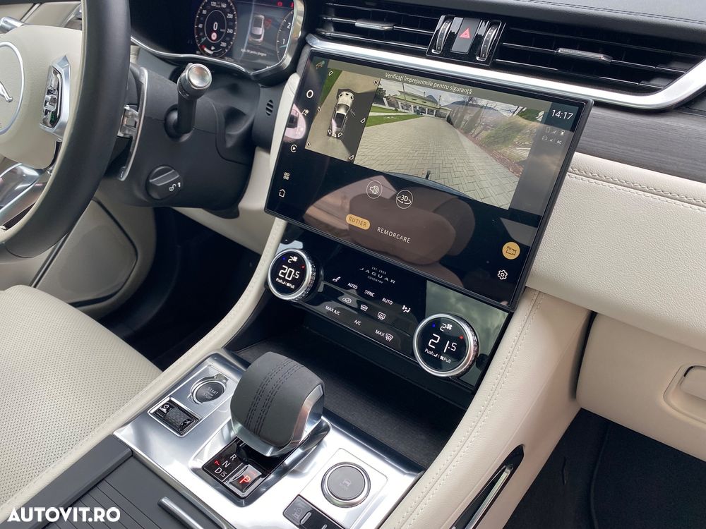 Jaguar F-Pace P250 AWD HSE - 9