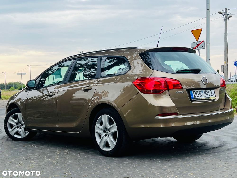 Opel Astra 1.4 Turbo Design Edition - 4