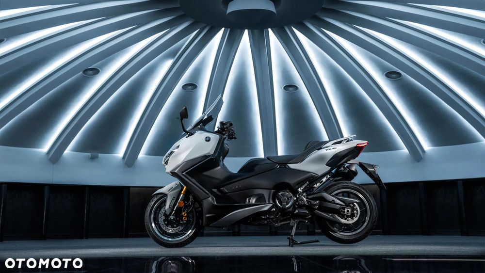 Yamaha Tmax - 10