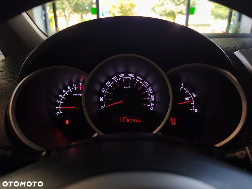 Kia Venga 1.4 Business Line - 17