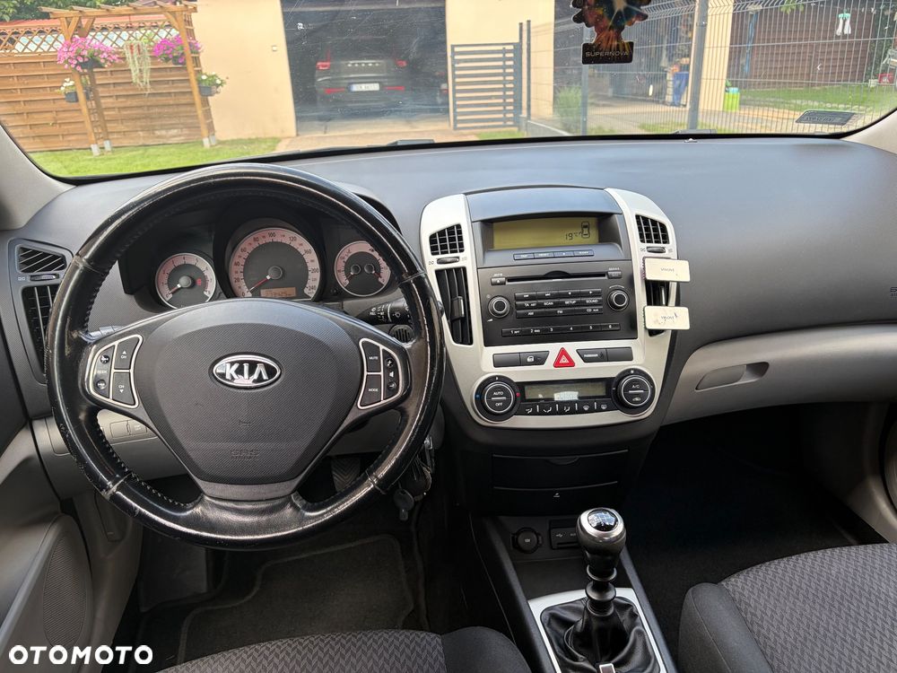 Kia Ceed 1.4 CVVT Attract - 6