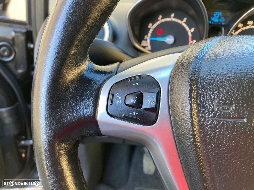 Ford Fiesta 1.0 S&S Titanium - 13