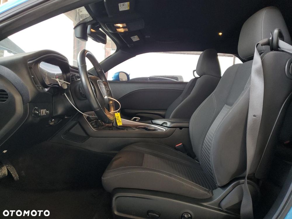 Dodge Challenger - 8