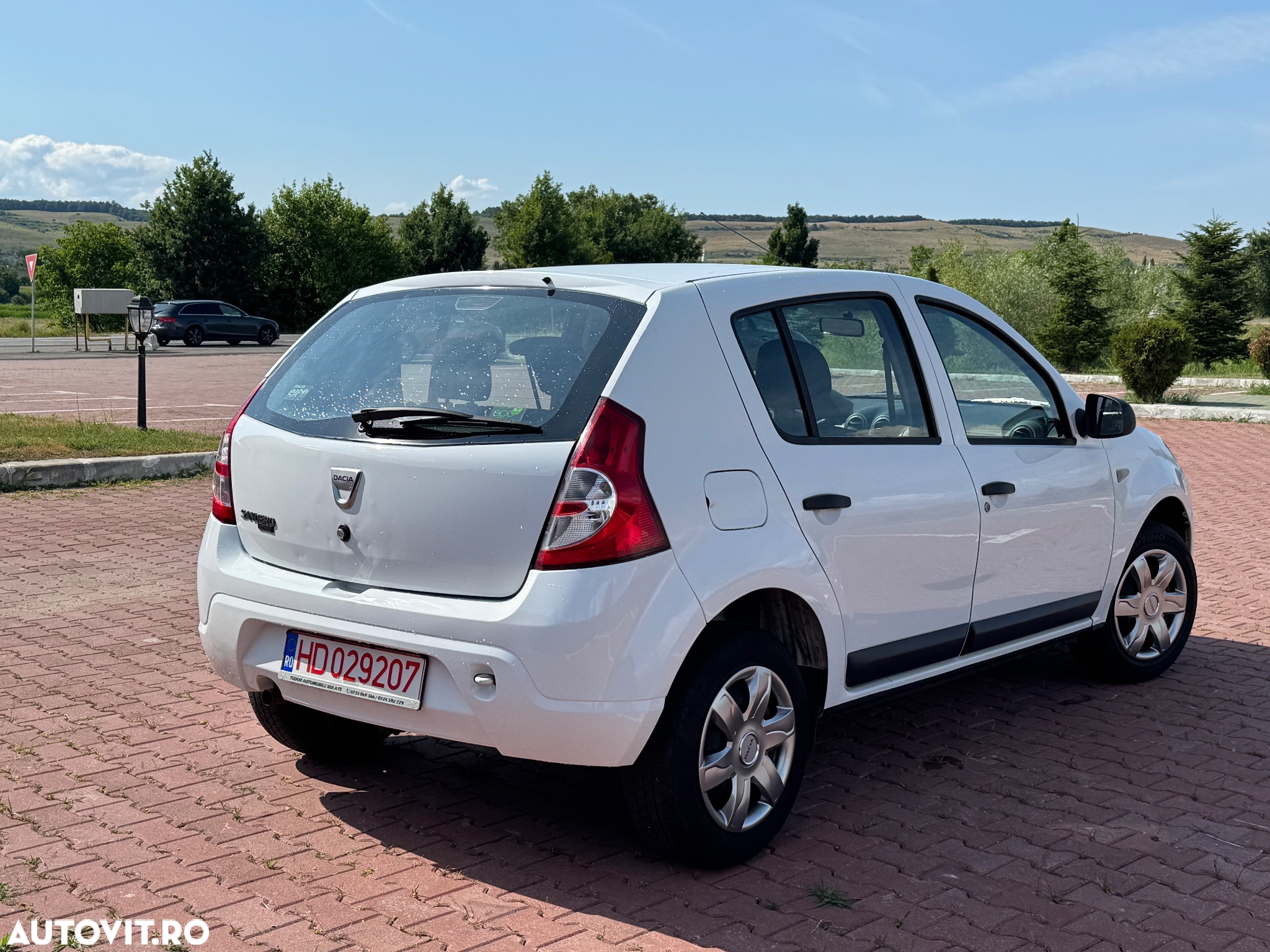Dacia Sandero 1.2 16V 75 Laureate - 23