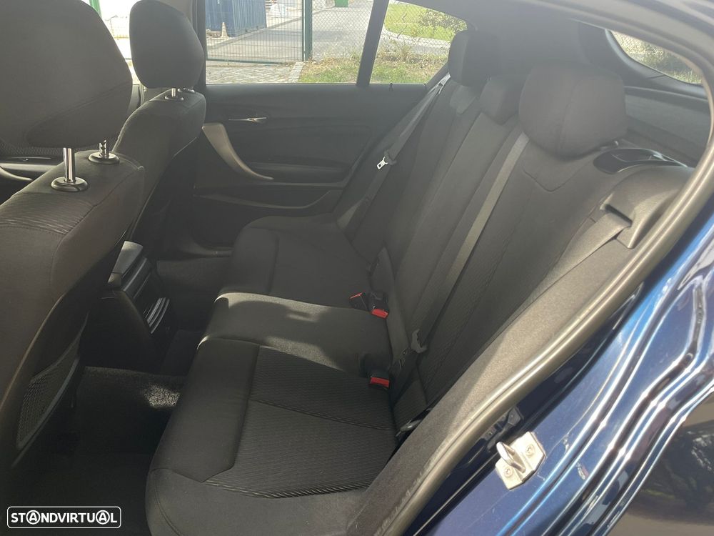 BMW 116 d Aut. Sport Line - 19