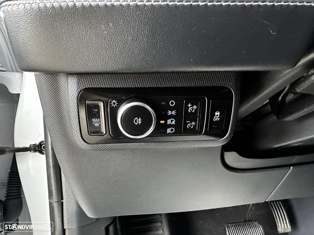 Ford Mustang Mach-E Standard - 23