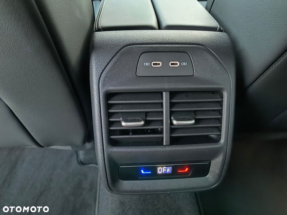 Volkswagen Passat - 25