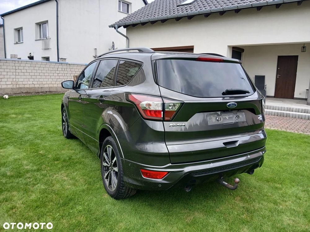 Ford Kuga 2.0 TDCi 2x4 ST-Line - 4