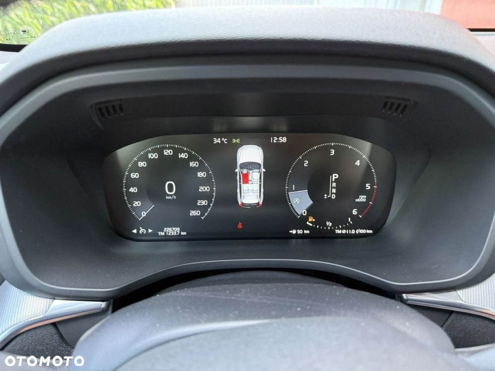 Volvo XC 60 D4 R-Design - 31