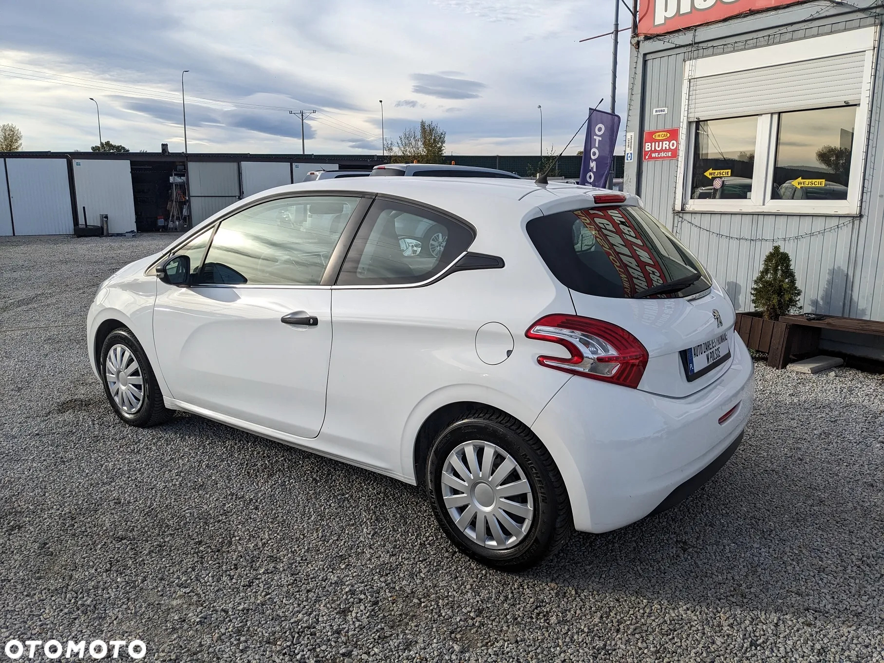 Peugeot 208 - 5