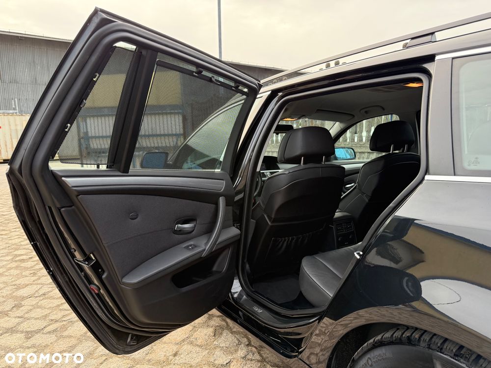 BMW Seria 5 525d - 22