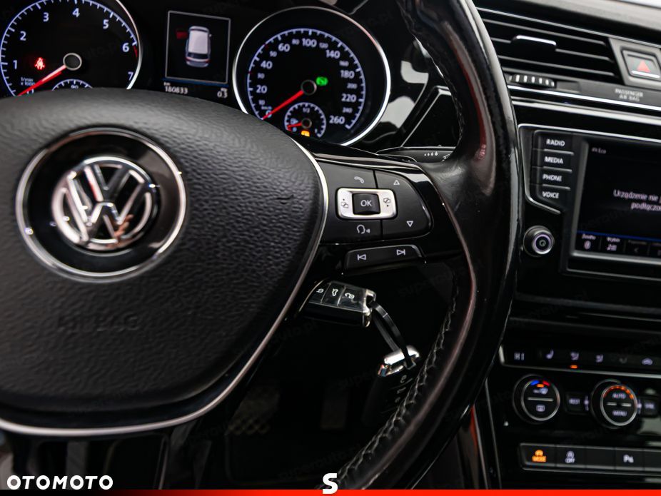 Volkswagen Touran - 16